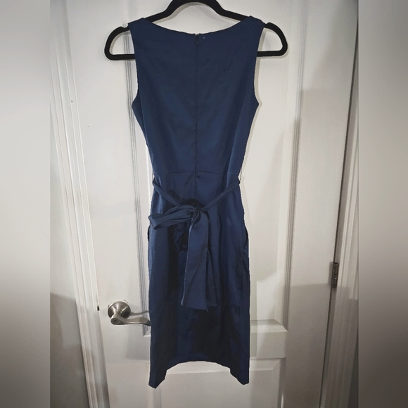 Le Chateau Formal Dress - Picture 2 of 2